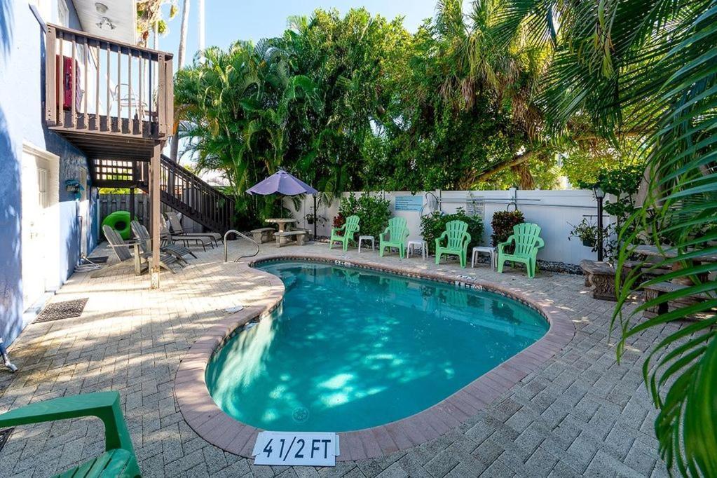 Beach Getaway Pool Condo Between The Island Marina And Beach 布雷登顿海滩 外观 照片
