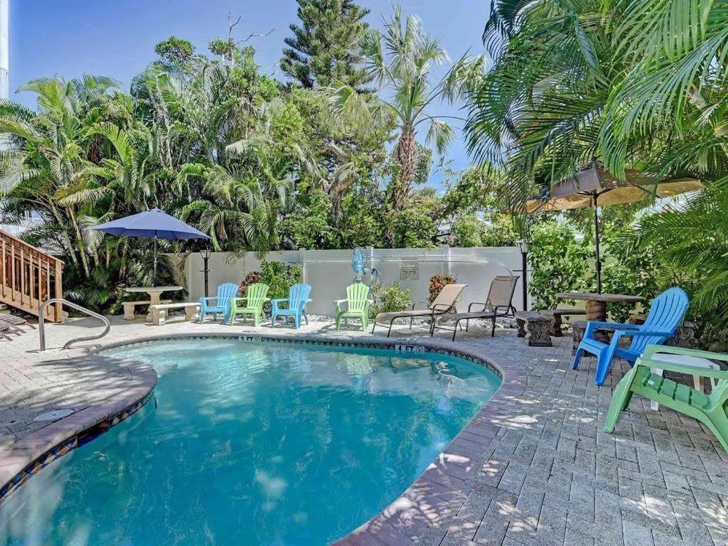 Beach Getaway Pool Condo Between The Island Marina And Beach 布雷登顿海滩 外观 照片